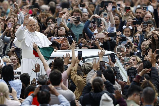 Sánchez se aferra al discurso del Papa para justificar sus políticas: paz, inmigración y rescate del crucero con hantavirus