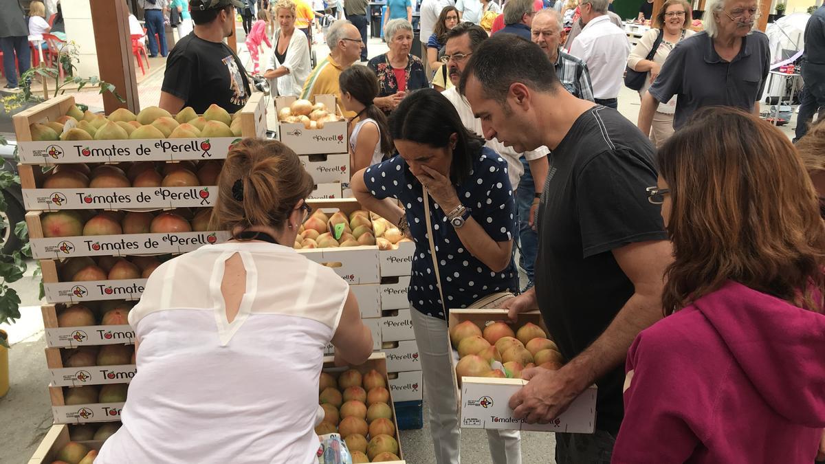 El Perelló acoge su IX Feria del Tomate