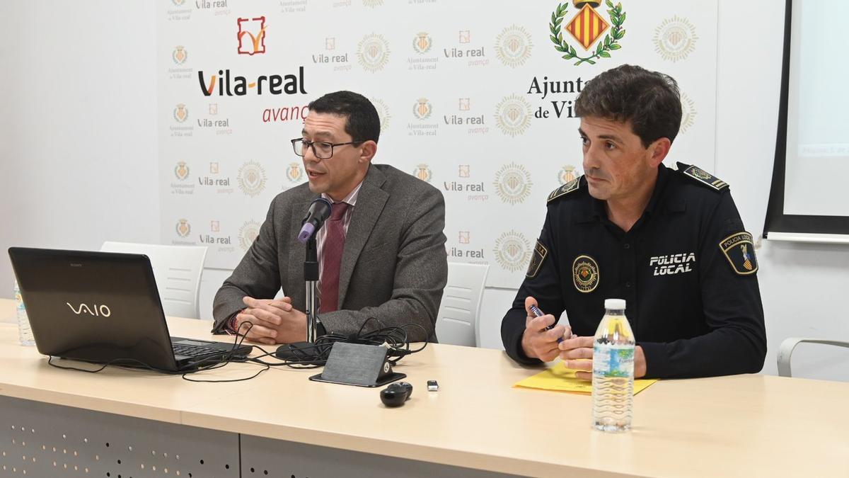 El magistrado Moral y el inspector López han abordado los diferentes aspectos y situaciones de la okupación de viviendas.