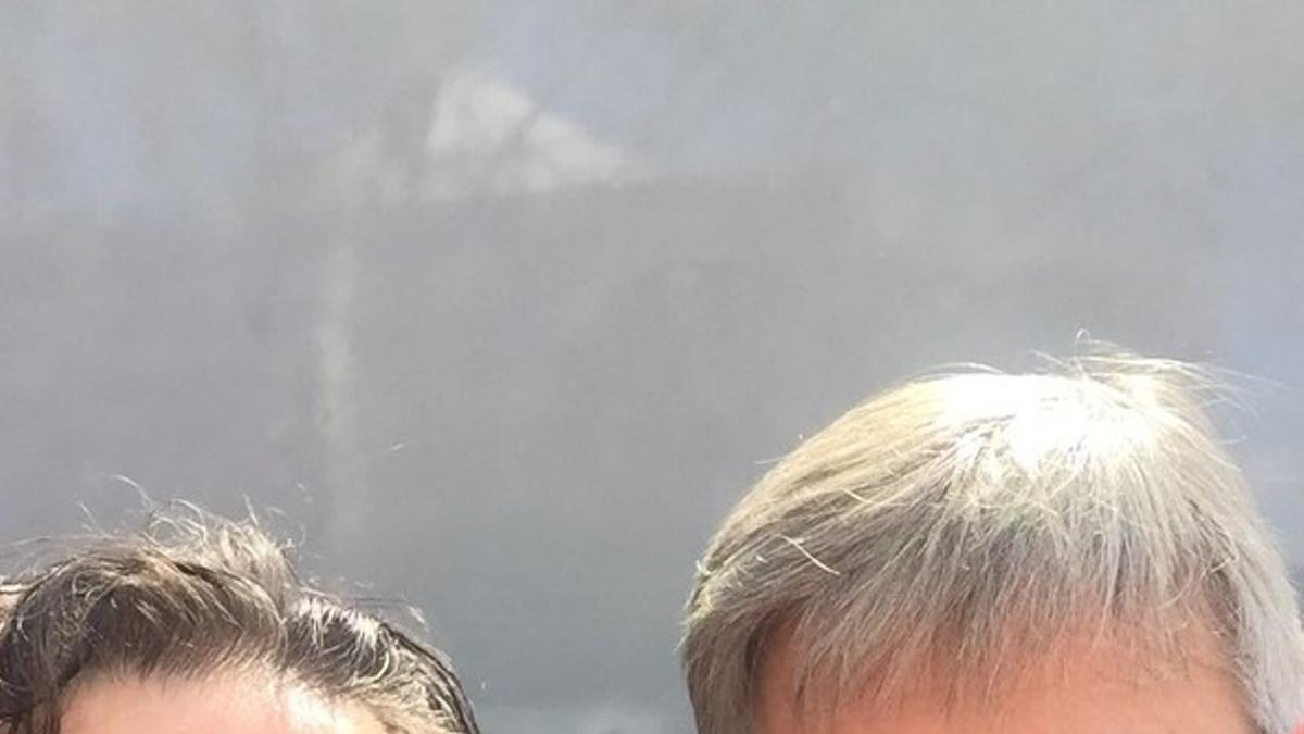 Jorge Zepeda, junto a Eusebio Unzué, mánager del equipo Movistar, el domingo en Barcelona