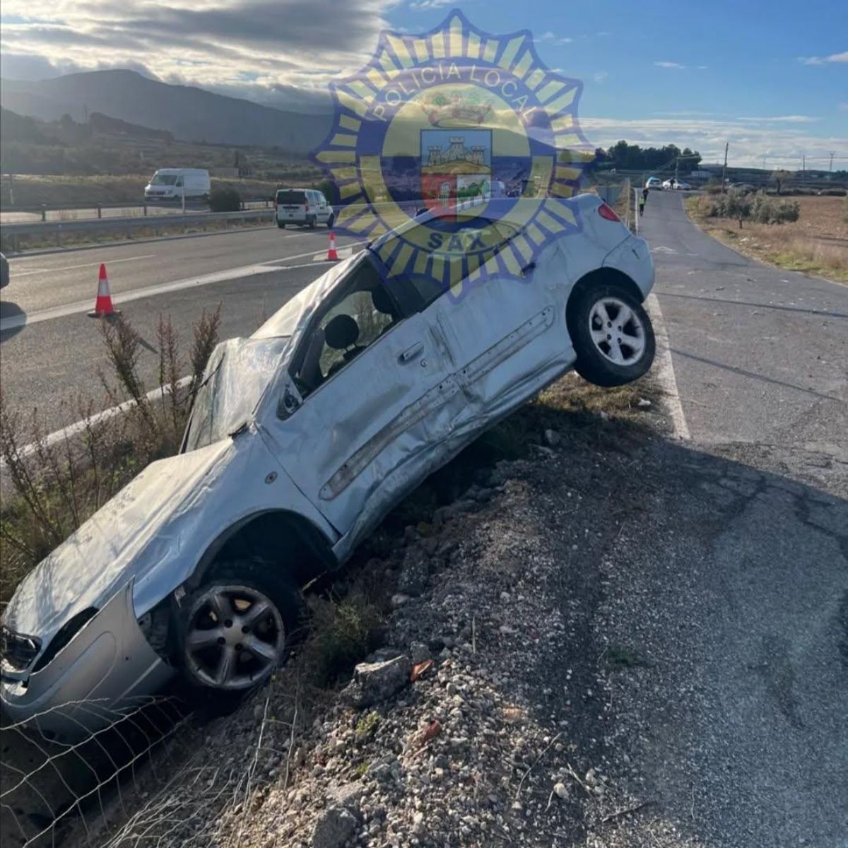 Otra imagen del vehículo tras el accidente.