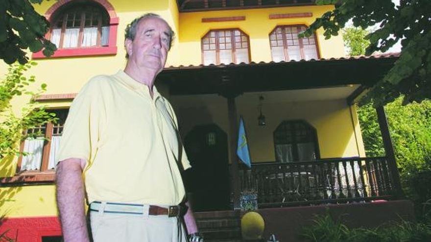 Germán Lastra, en su casa de Piñera (Cudillero), donde estuvo en septiembre.