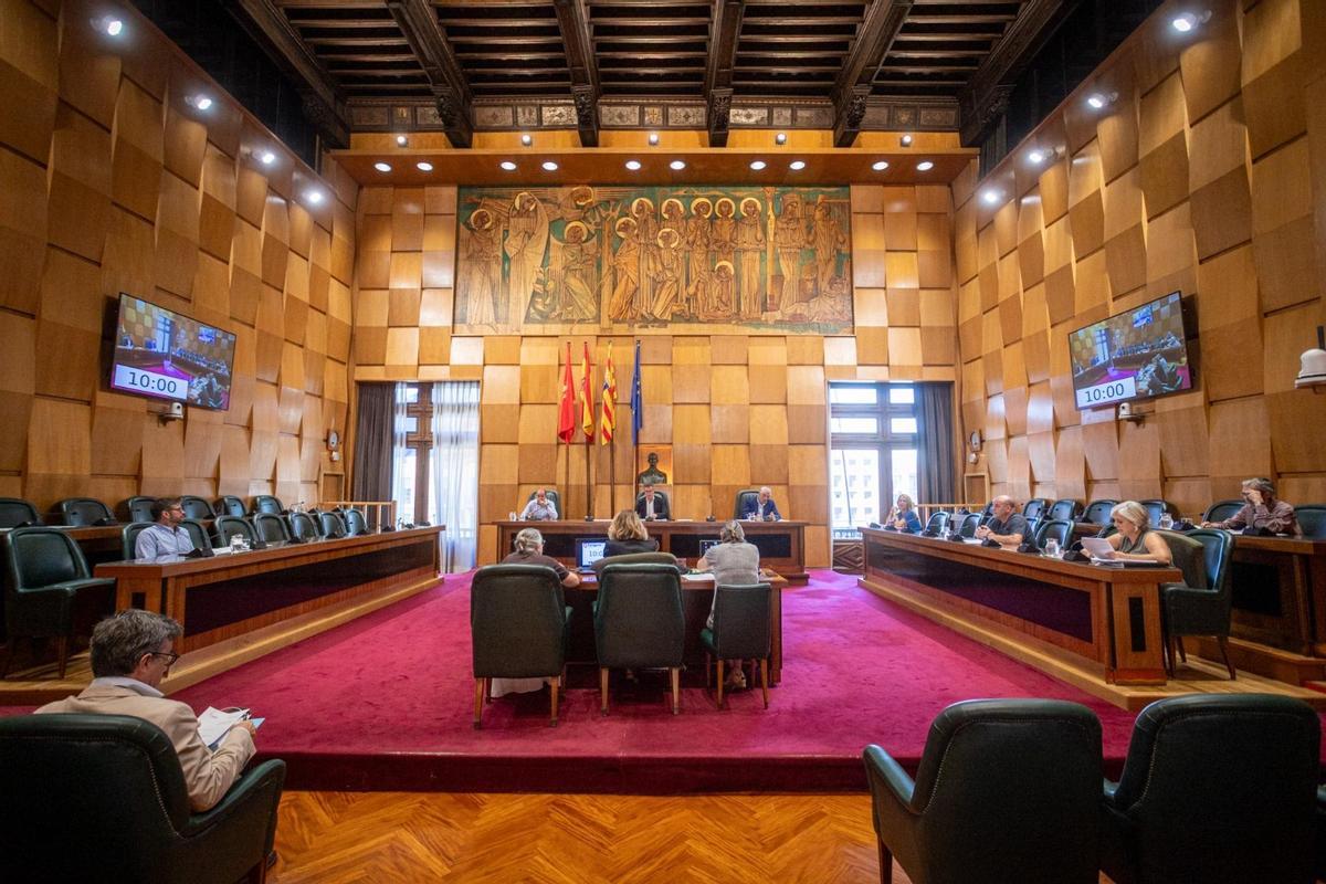 Comisión de Urbanismo en el Ayuntamiento de Zaragoza, este lunes.
