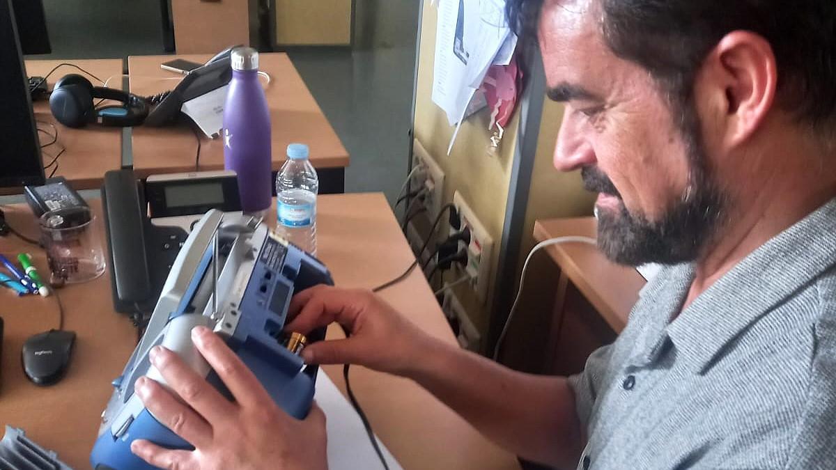 Radio y pilas fueron dos de los elementos más demandados durante el gran apagón.