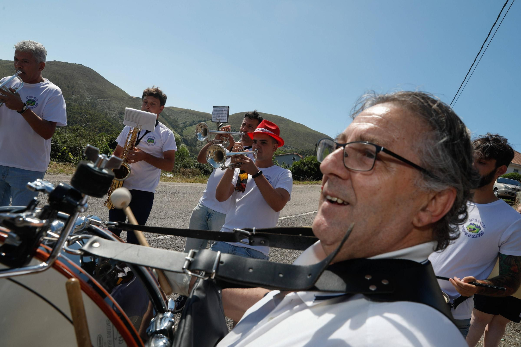 EN IMÁGENES: los vecinos de La Peral celebran "la fiesta de los viejos" con gran espectación