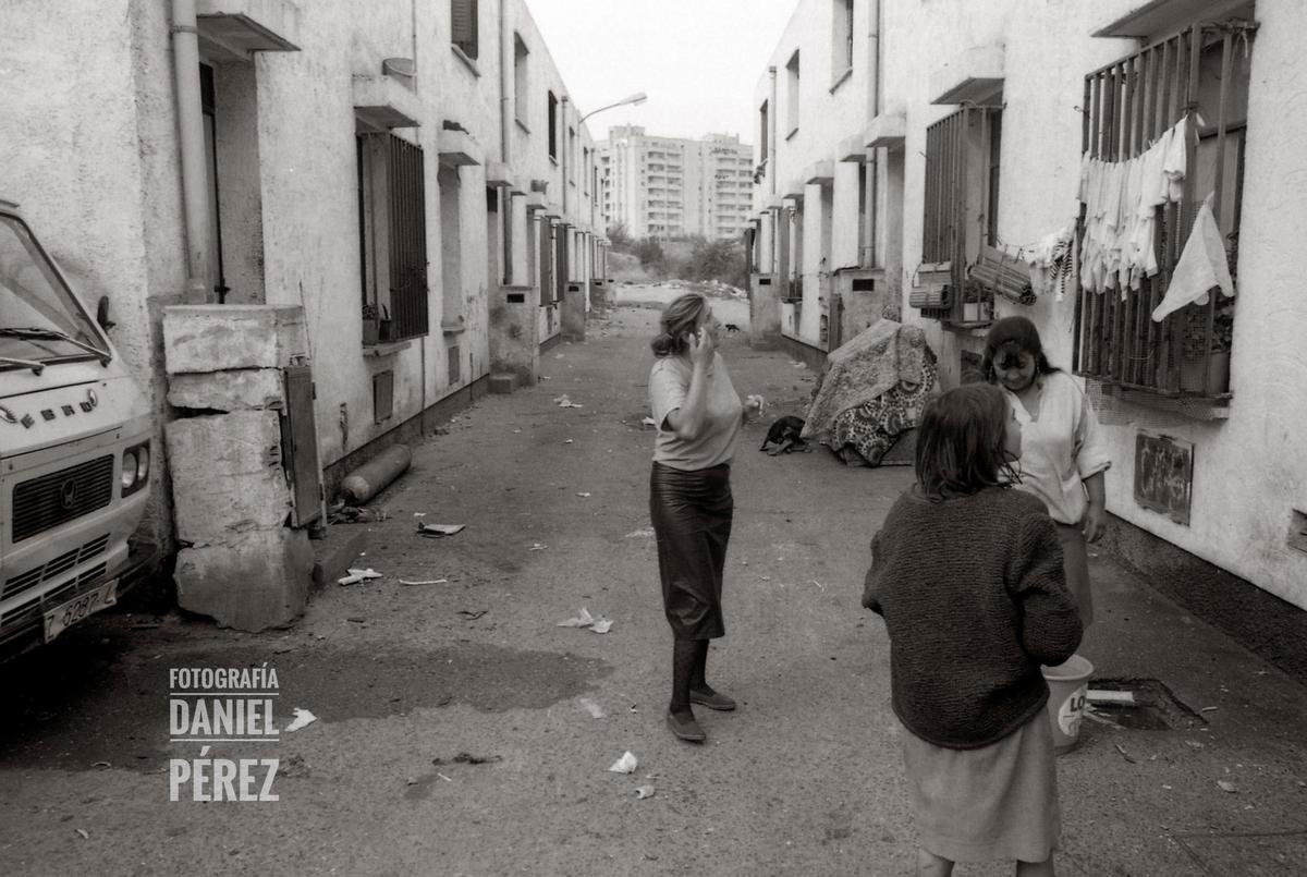 Mujeres en la calle en la Quinta Julieta.