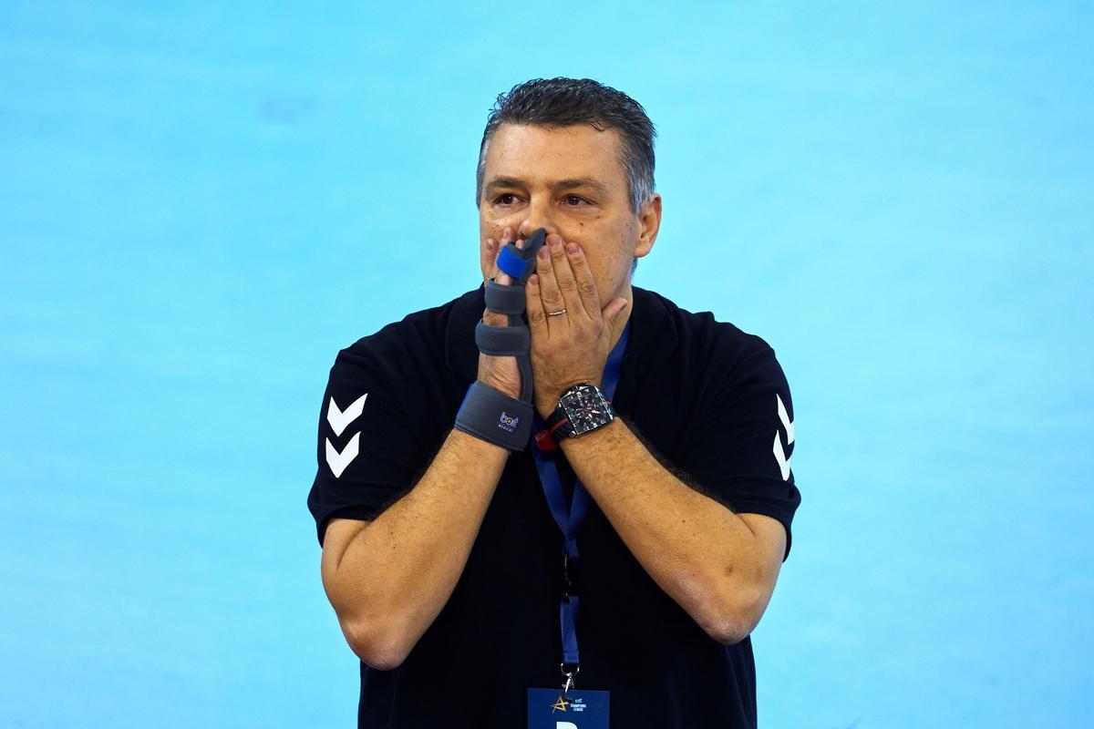 Mem i Aleix impulsen el Barça en l’emotiu retrobament amb Xavi Pascual Mem i Aleix impulsen el Barça en l’emotiu retrobament amb Xavi Pascual