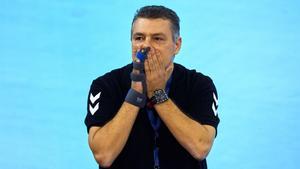 Mem i Aleix impulsen el Barça en l’emotiu retrobament amb Xavi Pascual