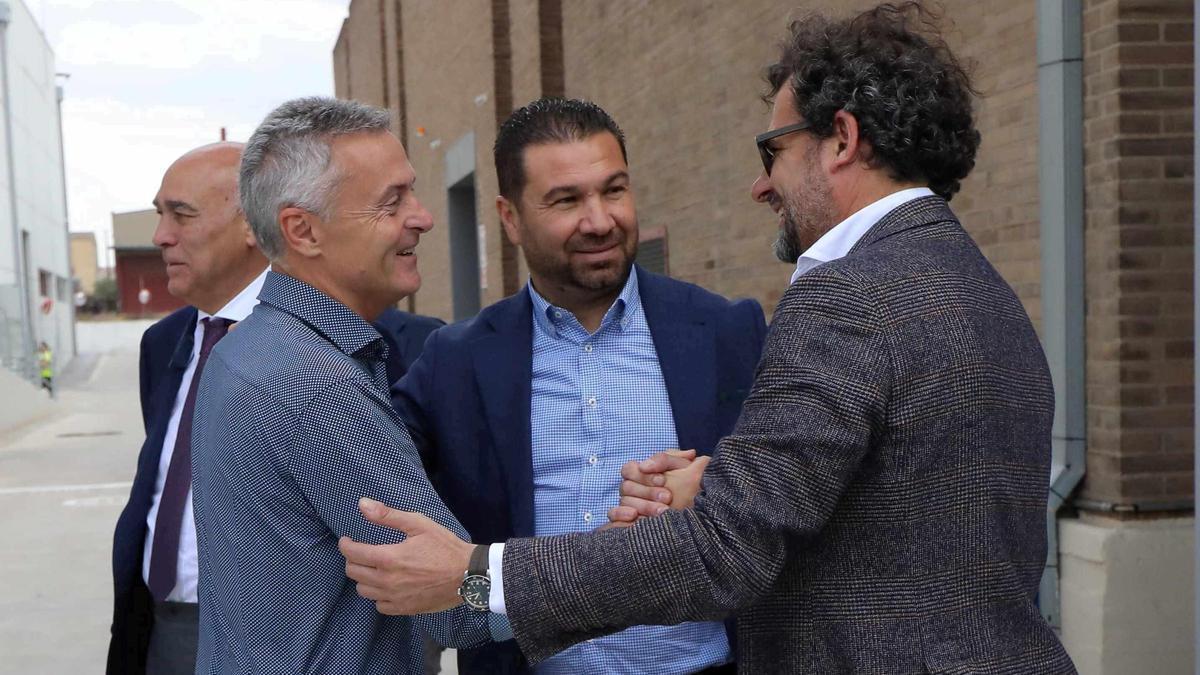 Escribá, junto a Cordero y el director financiero, Mariano Aured.