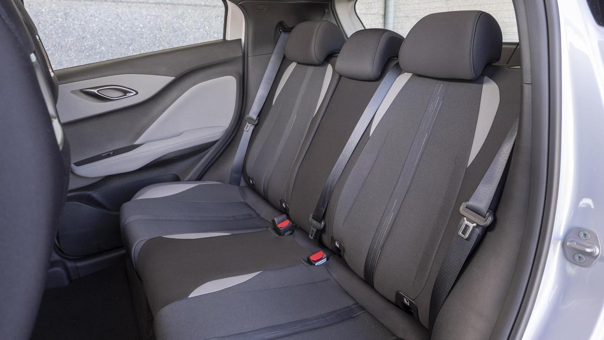 Asientos traseros del BYD Dolphin Suf 2026