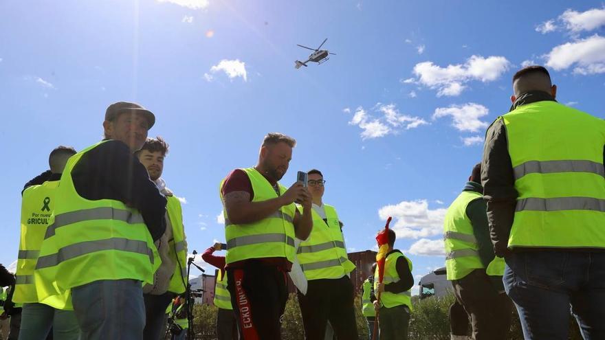 Los agricultores cortarán de nuevo la A-4 en Guadalcázar el día 21