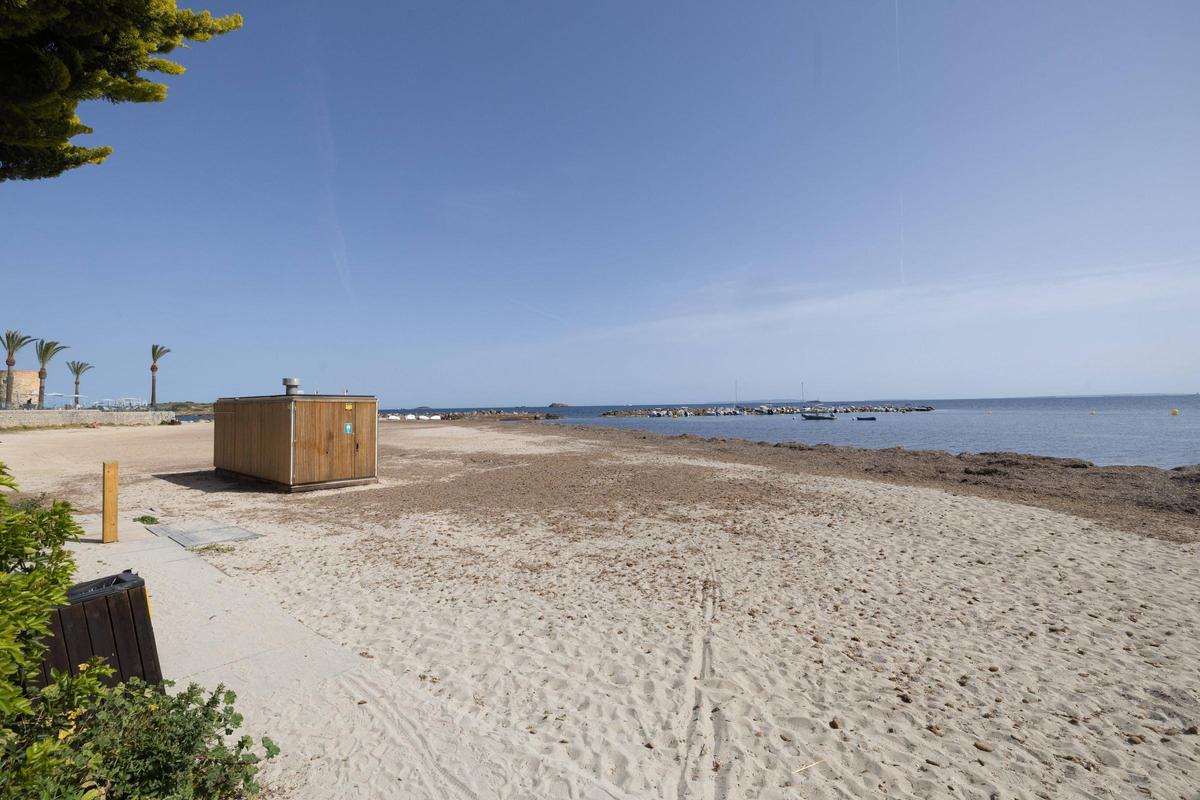The beach bar on Sa Punta beach, in Es Viver, opened in 2024.