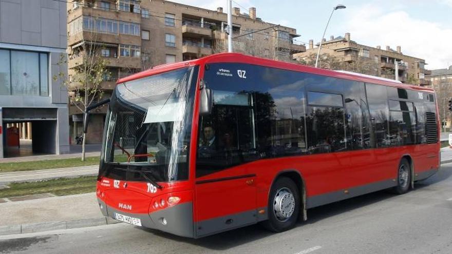 El consistorio notifica tarde los cambios del bus y no pone fecha