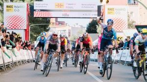 El esprint de Figueres con el triunfo de Ethan Vernon.