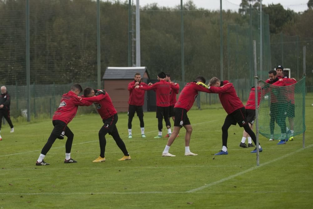 El Dépor se entrena tras golear al Oviedo