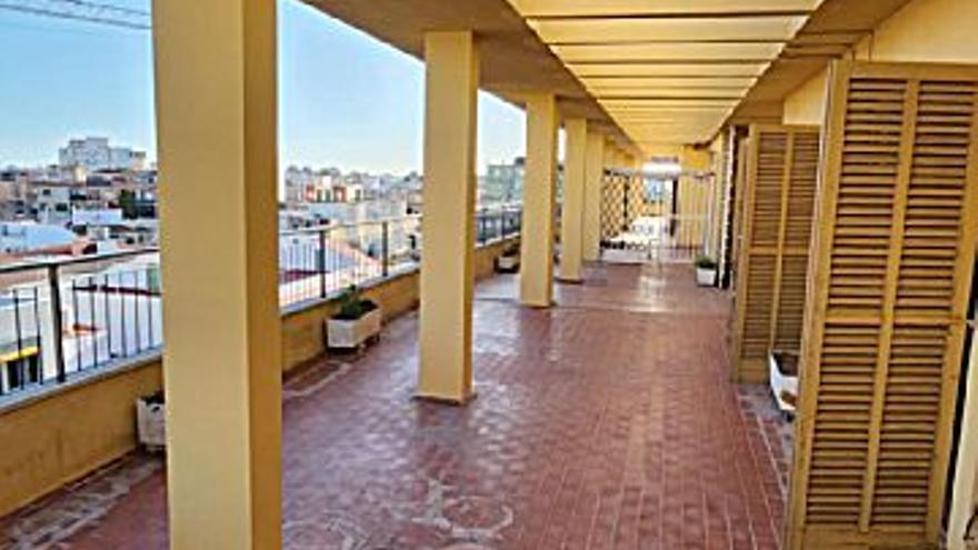 460.000 € Venta de ático en Plaza de Toros (Palma de Mallorca) 155 m2, 4 habitaciones, 2 baños, 1 aseo, 2.968 €/m2, 8 Planta...
