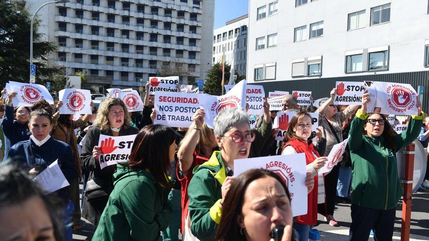 Protesta de trabajadores del Chuac exigiendo mayor seguridad