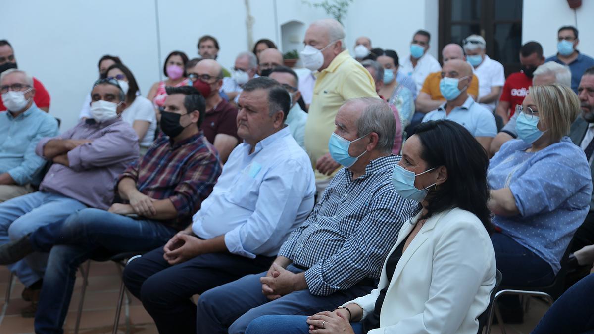 Asistentes a la presentación de Iniciativa por Córdoba en la Casa del Pueblo de Montilla.