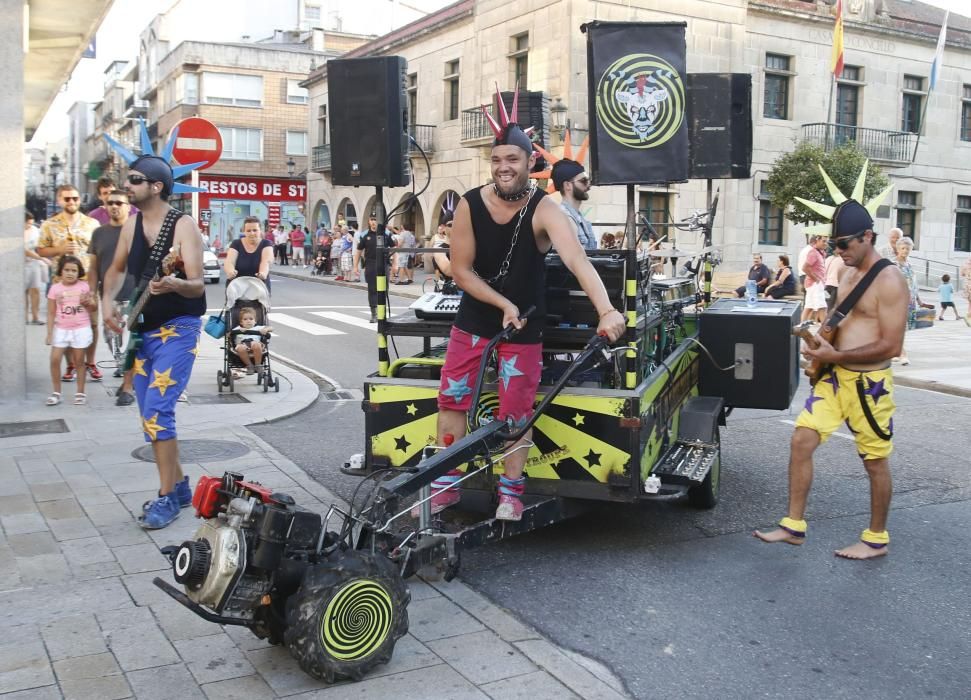 Humor y música las calles de Redondela