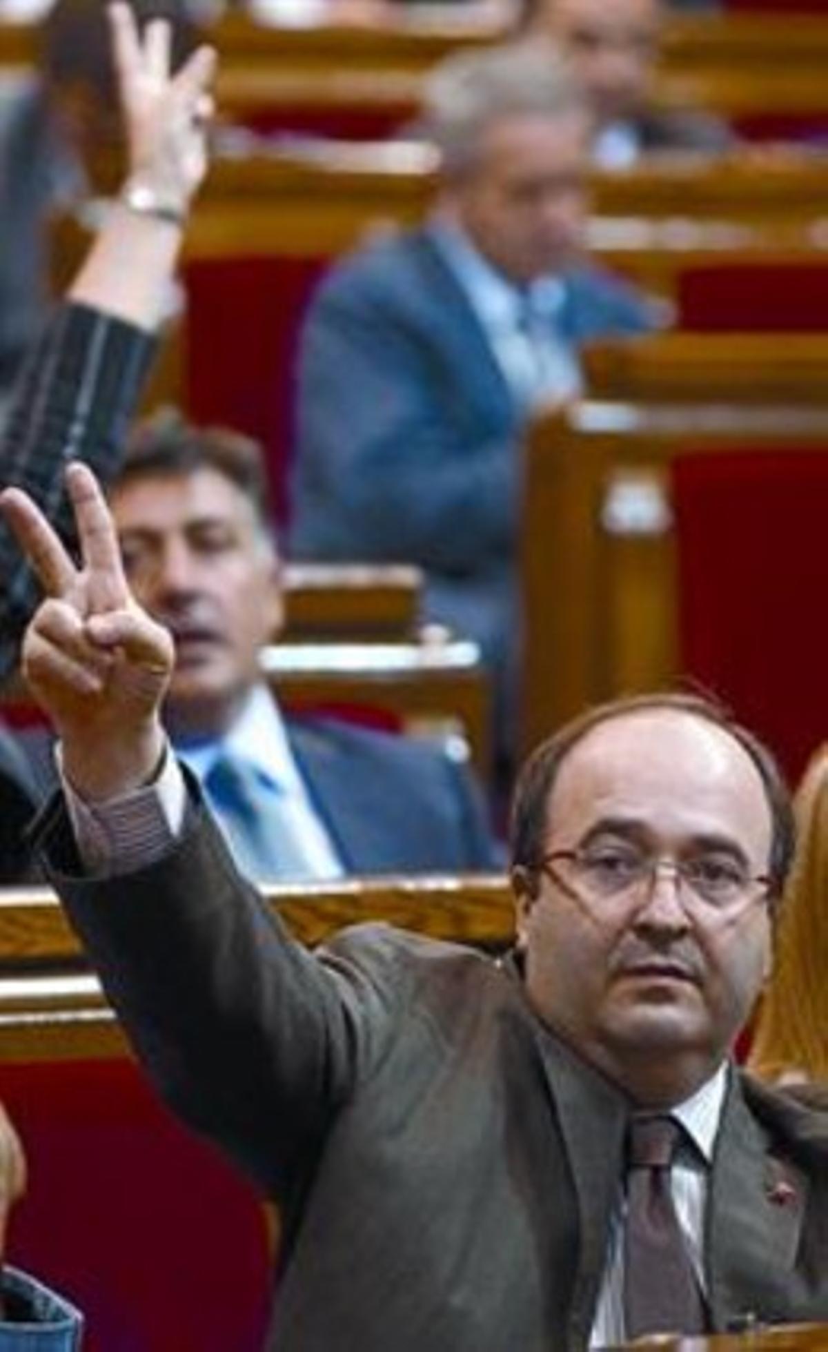 El portaveu del grup del PSC, Miquel Iceta, marca el sentit del vot. El portaveu del grup del PSC, Miquel Iceta, marca el sentit del vot.