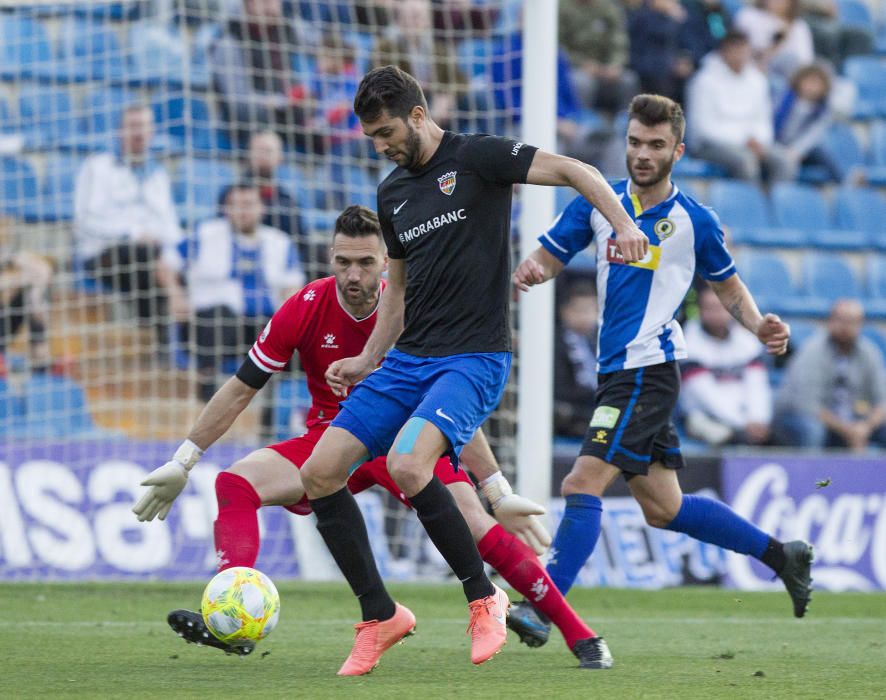 Los blanquiazules desperdician la oportunidad de huir del descenso y no pasan del empate ante un Andorra con uno menos desde el 52'