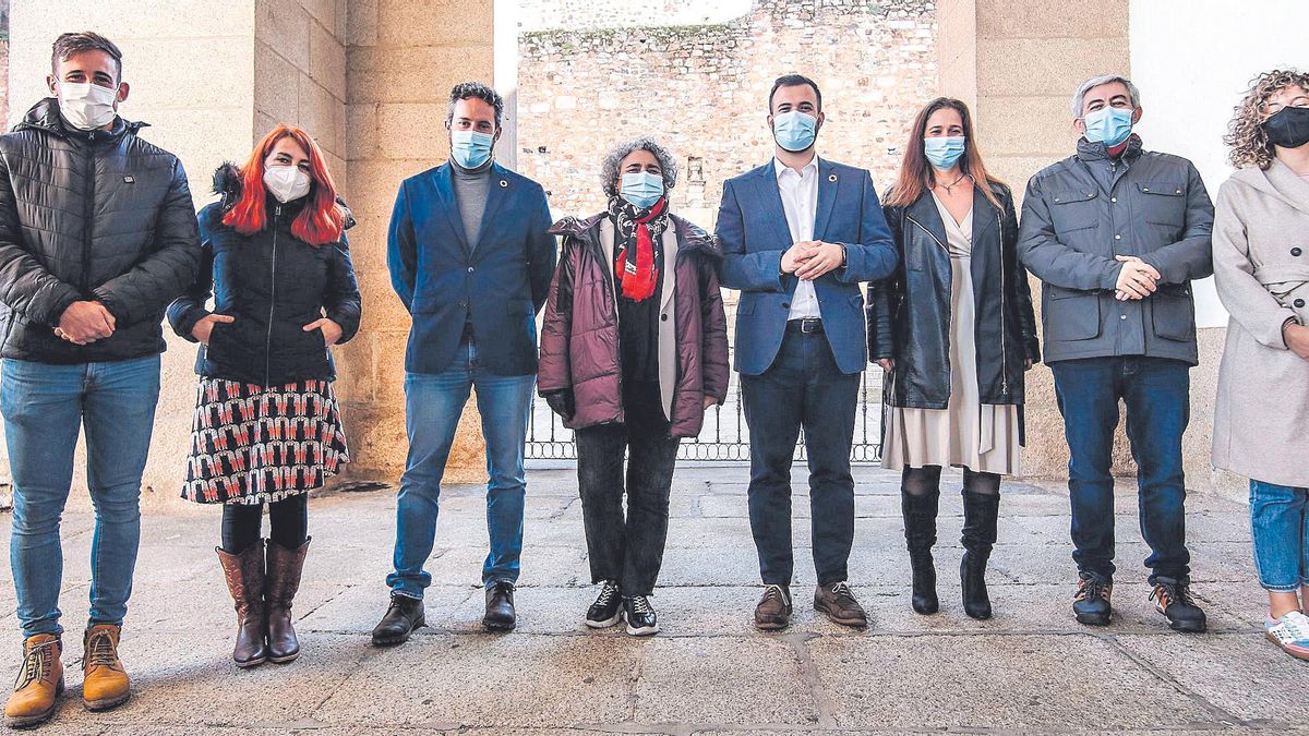 Los concejales del equipo de gobierno David Santos, Fernanda Valdés, Andrés Licerán, Maria José Pulido, Luis Salaya, María Ángeles Costa, José Ramón Bello y Paula Rodríguez (falta Jorge Villar).