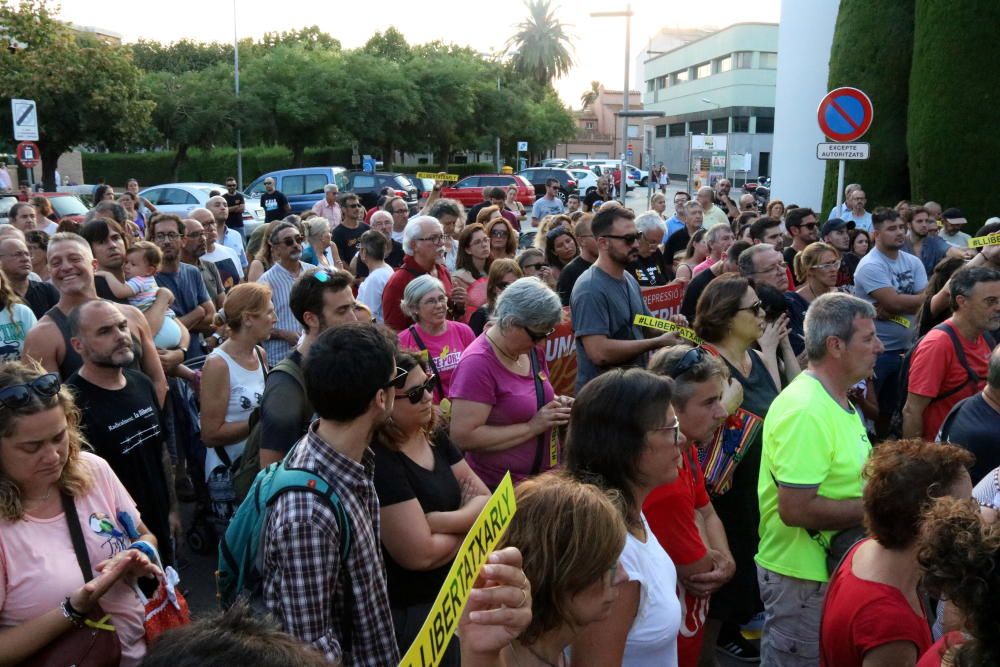 Concentració de suport al detingut per la protesta contra Llarena a Palafrugell