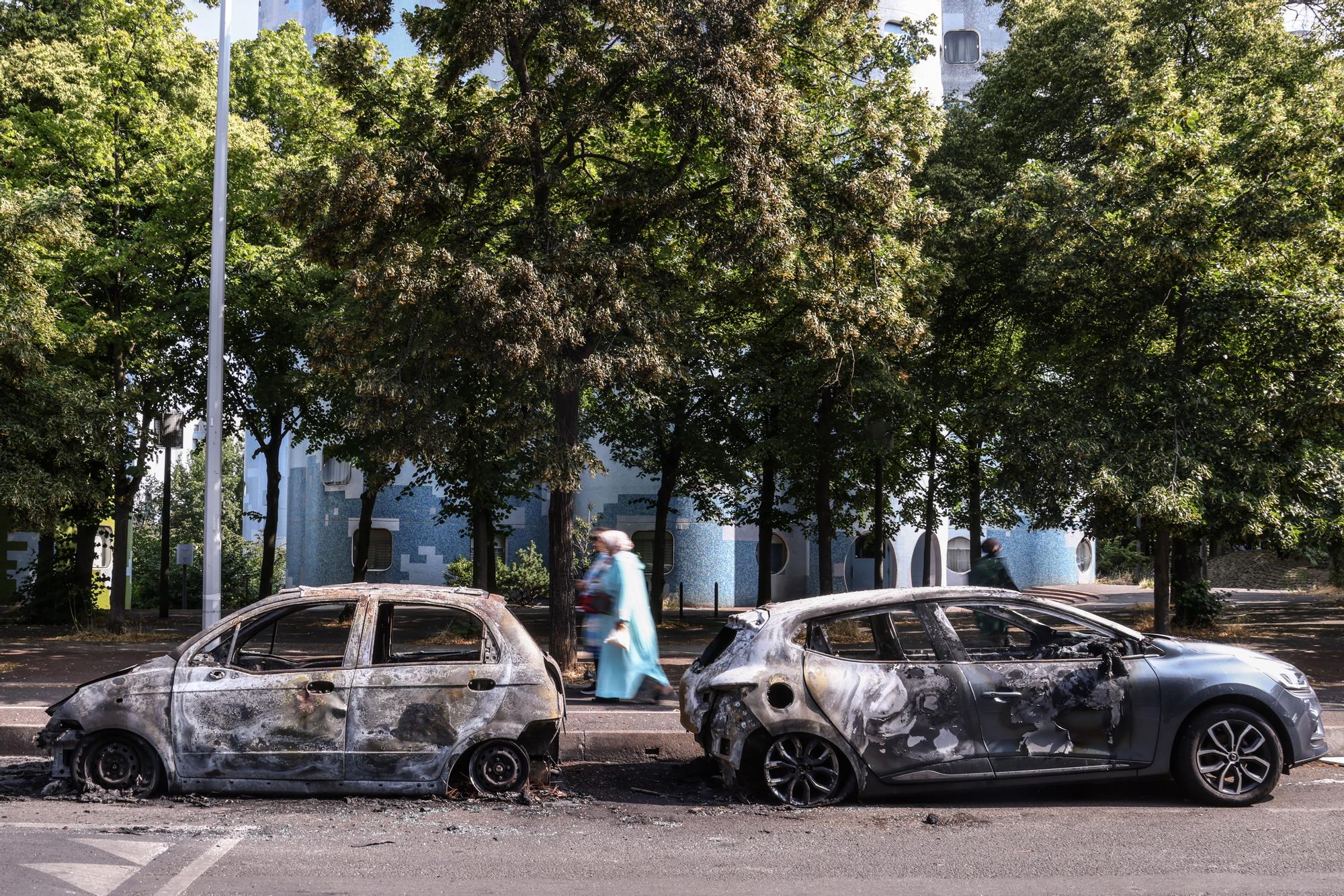 La muerte de un menor a tiros de la policía amenaza con incendiar socialmente Francia