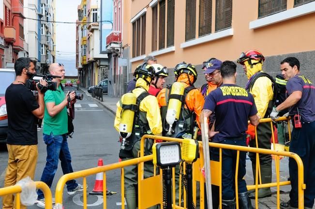 Efectivos de los Bomberos de Las Palmas de Gran ...