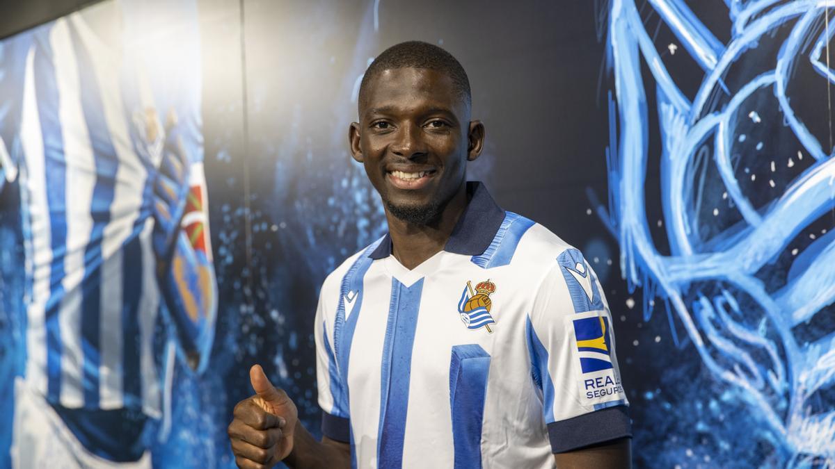 Presentación del último fichaje de la Real Sociedad, el lateral maliense Hamari Traoré