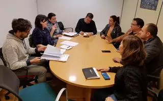 Mar insta a Rañeiros da Ría a evitar la sobreexplotación de almeja y a mejorar los controles