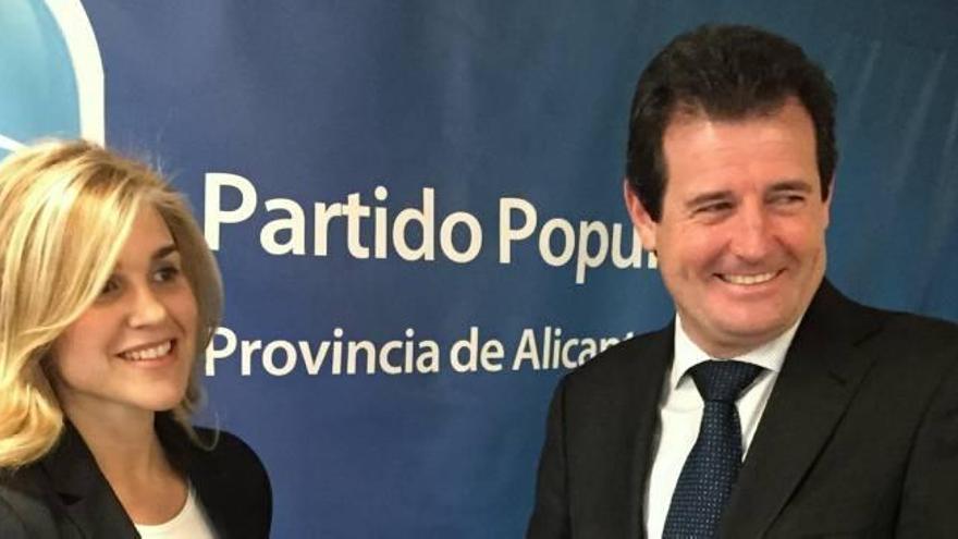 Císcar entrega el control de la campaña provincial del PP a cargos de la Vega Baja