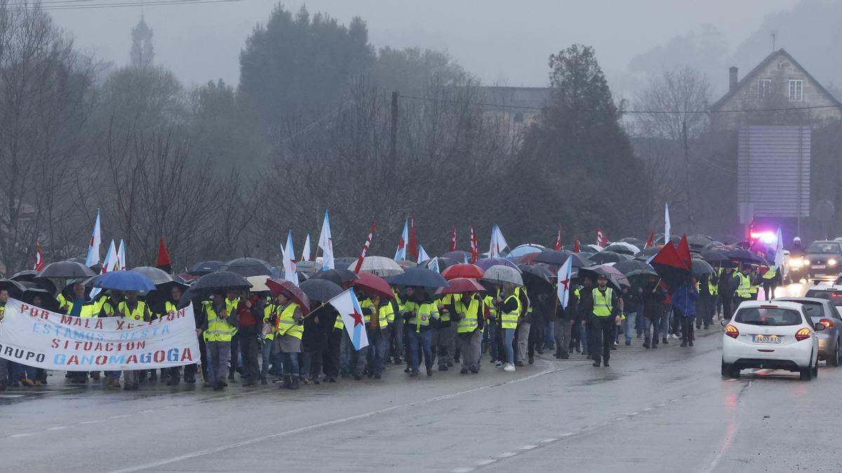 Trabajadores de Ganomagoga durante una de las protestas realizadas en Ponteareas.