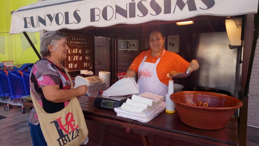 Wenn sich der Tag der Heiligen Ursula am 21. Oktober nähert, ist es auf Mallorca Zeit für "bunyols de vent". Das typische, nicht ganz leichte mallorquinische Herbstgebäck besteht aus einer Masse aus (Süß-)Kartoffeln, Mehl, Eiern, Hefe, Öl und Zucker, die in einem großen Topf frittiert wird.