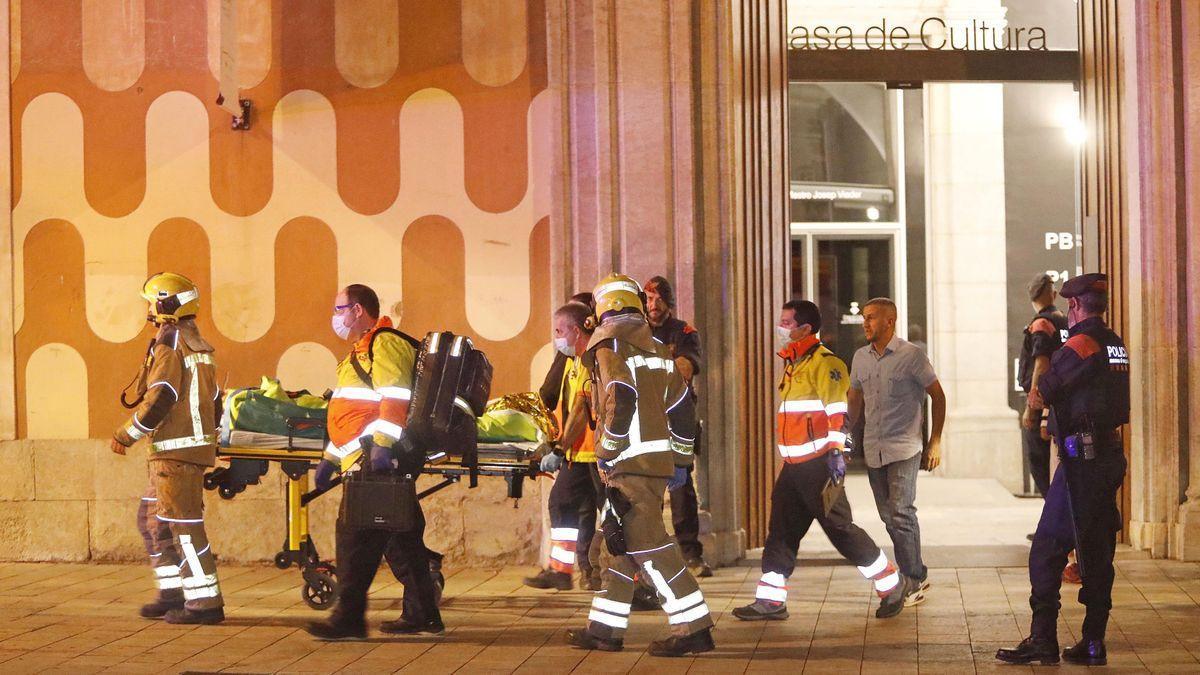 Una explosión en un acto científico causa 15 heridos en la Casa de Cultura de Girona.