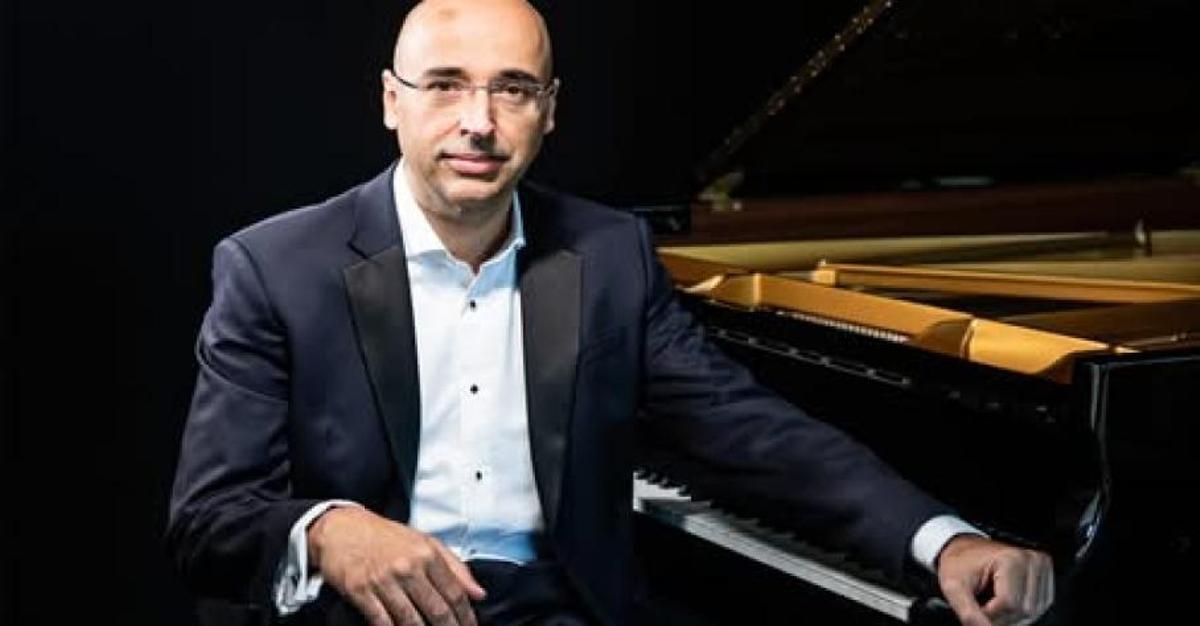 El pianista Pinto Ribeiro.