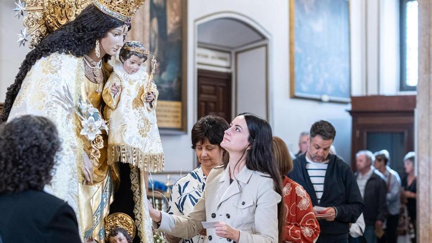  la Virgen bate récord: 34.000 fieles y cierre de puertas pasadas las dos de la madrugada