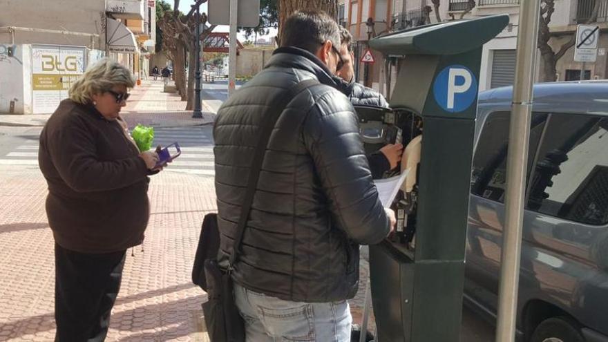 Benicàssim facilitará el pago de la zona azul con el móvil