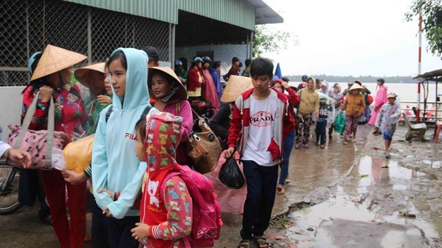 La tormenta Tembin se debilita tras causar 240 muertos en Filipinas