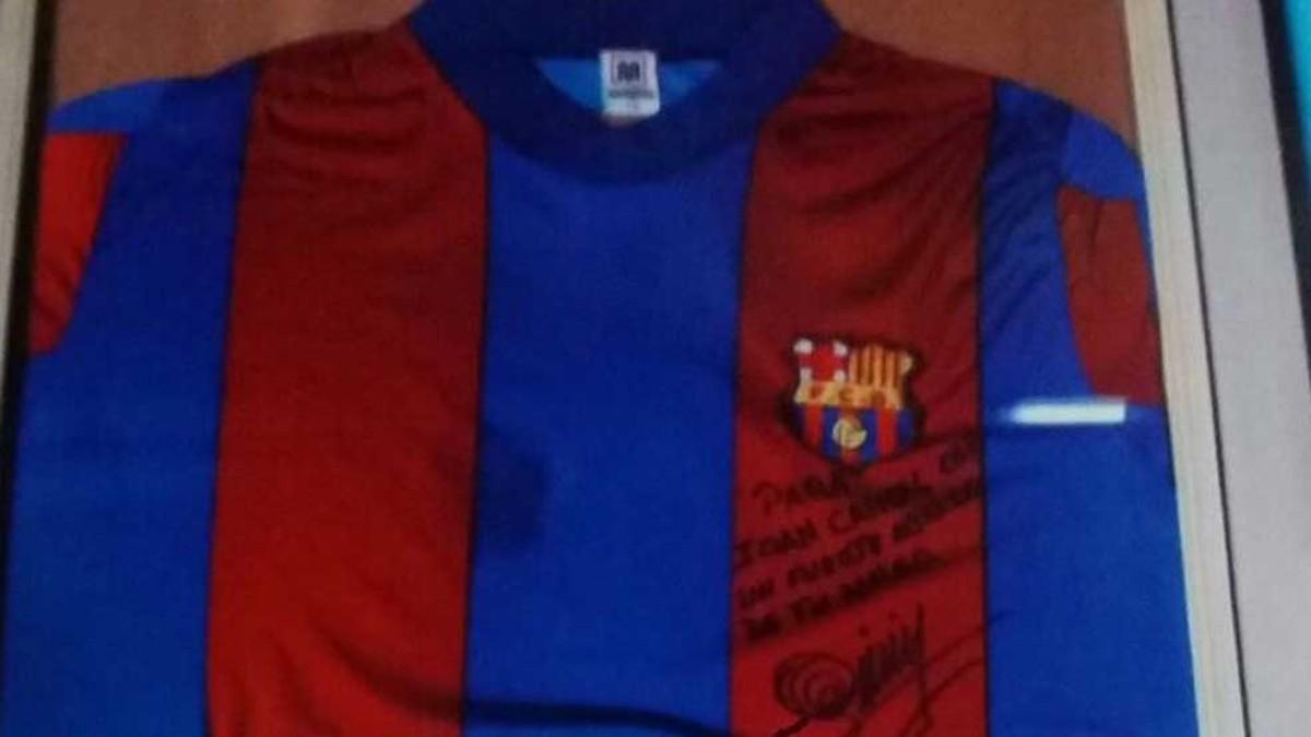 La camiseta Meyba del FC Barcelona con la que Quini anotó el gol 3.000 del equipo azulgrana en Liga