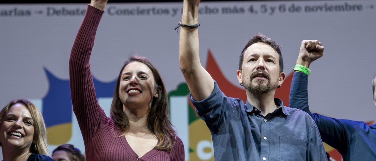 El exlíder de Podemos, Pablo Iglesias, y la ministra de Igualdad, Irene Montero, en el acto de la &#039;Uni de otoño&#039; en el Teatro Coliseum, a 6 de noviembre de 2022, en Madrid (España).