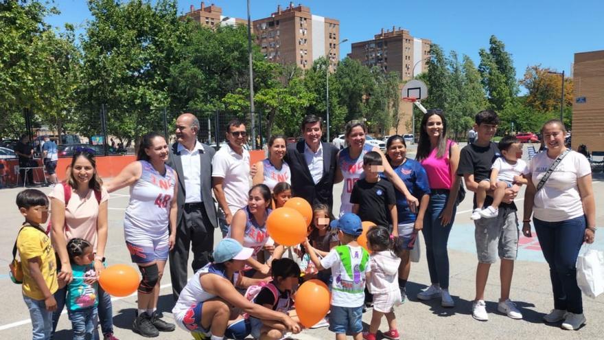 Giner propone centros de atención a las familias en todos los distritos de València