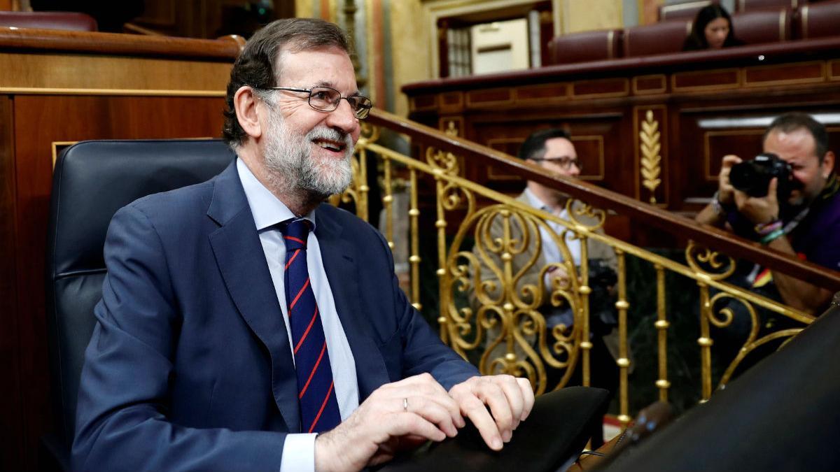 Rajoy acusa a Rivera de ser un 'aprovechategui'.
