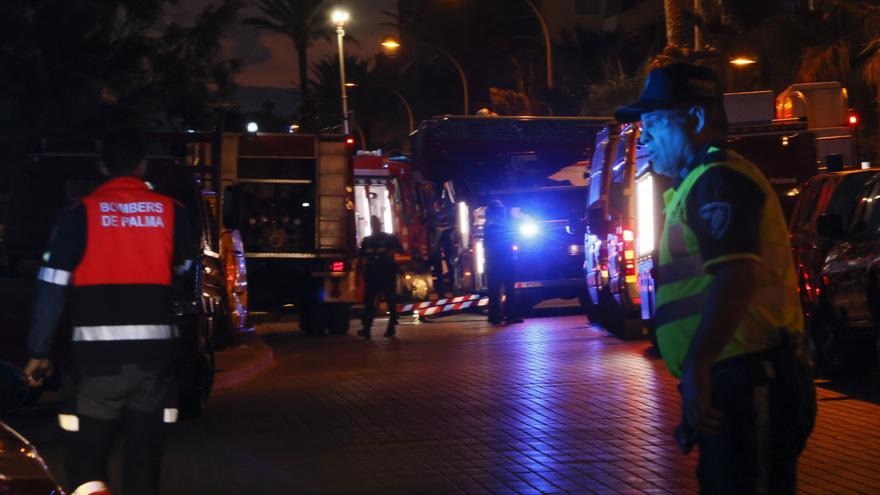Al menos cuatro fallecidos y 16 heridos tras derrumbarse una planta de un edificio de Playa de Palma