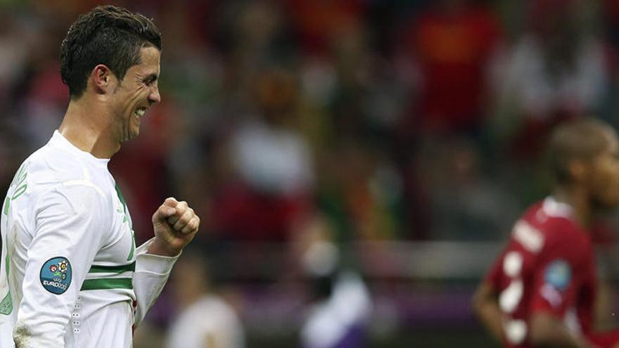 Ronaldo celebra su gol a la Rep. Checa