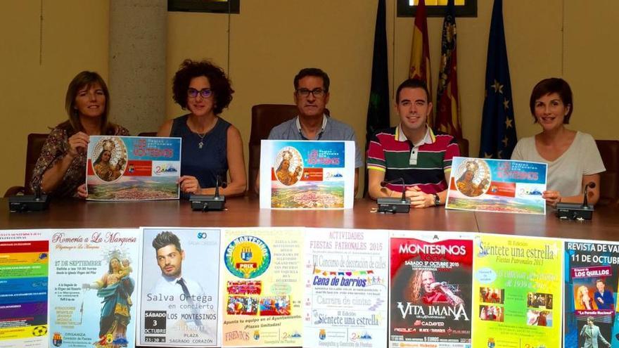 Ediles del equipo de gobierno durante la presentación del programa de fiestas.