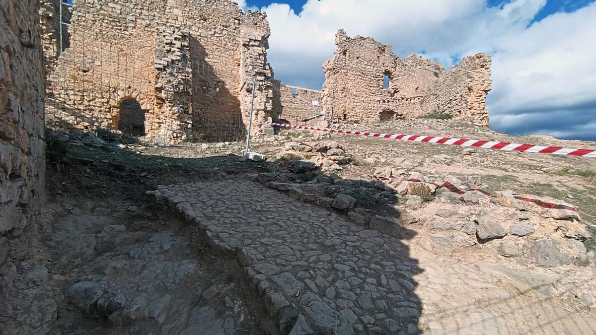 El Toro acomete la restauración de su castillo.