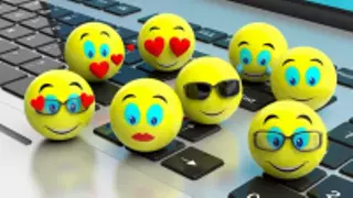 La RAE explica dónde debemos colocar los emojis: antes o después del cierre de enunciado