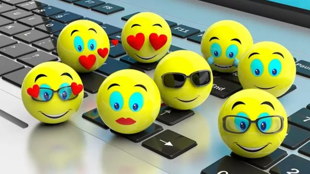 La RAE explica dónde debemos poner los emojis