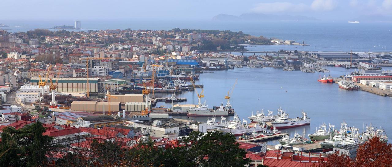 Pesqueros que faenan en Gran Sol en el Puerto de Vigo.